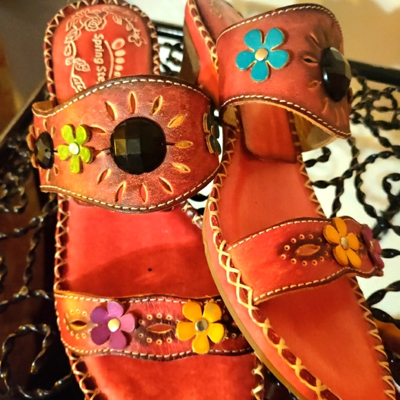 Sandals - Picture 4 of 6